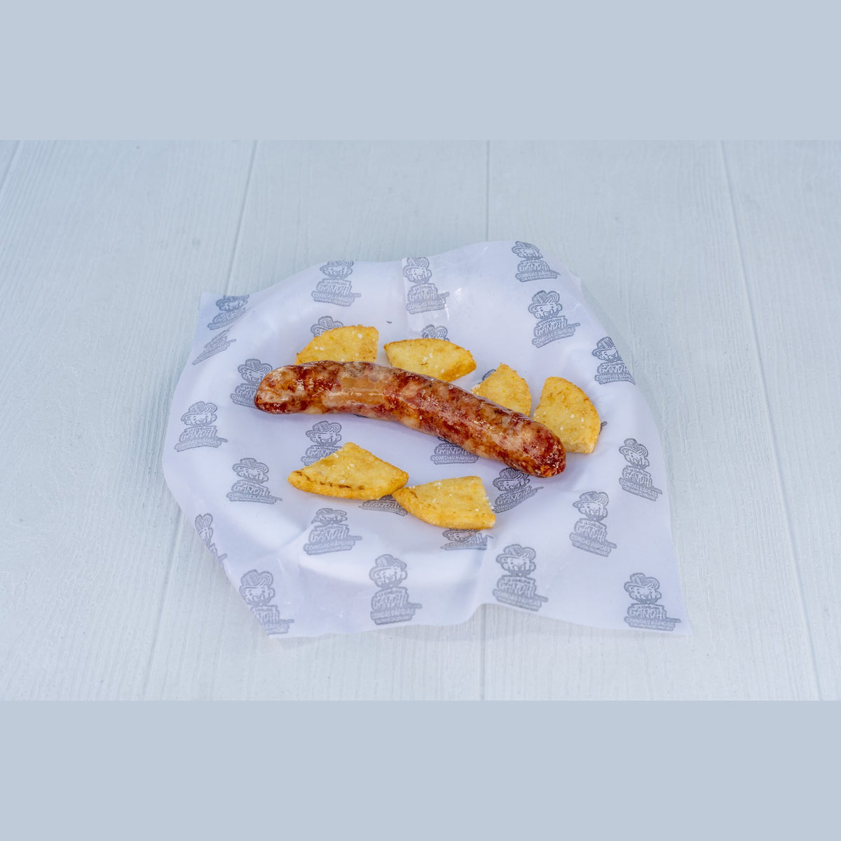 Chorizo con arepa